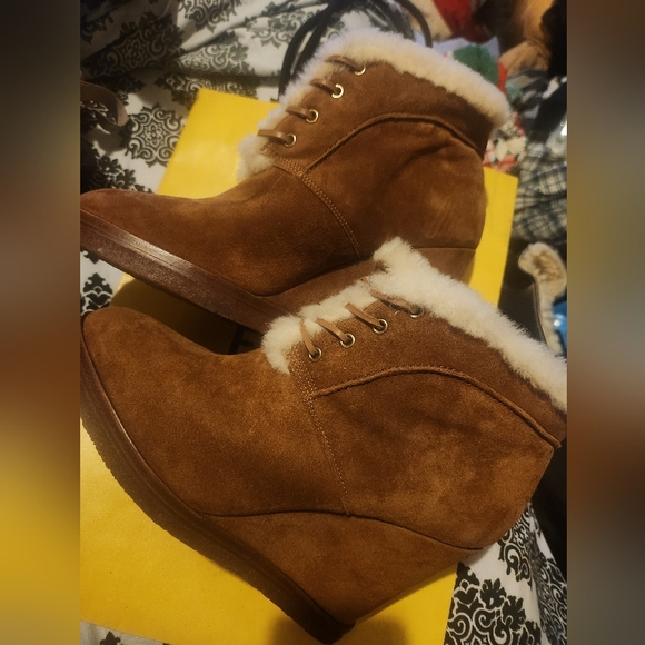 Michael Kors suede furry Bootirs - Picture 3 of 4